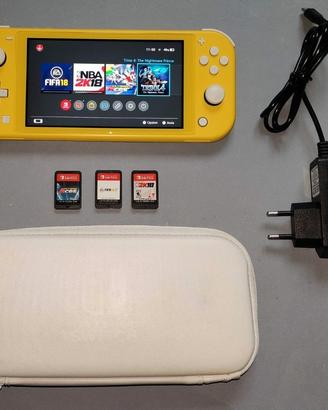 Console Switch lite gialla con 3 giochi