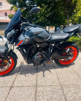 YAMAHA MT-07 TUTTO INCLUSO ANCHE PASSAGGIO! MINI