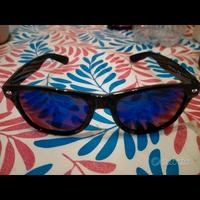 occhiali da sole a specchio blu