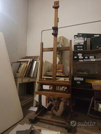 Antico cavalletto in legno da pittore  