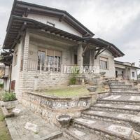 VILLA SINGOLA CON GIARDINO !!!