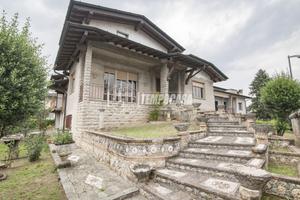 VILLA SINGOLA CON GIARDINO !!!