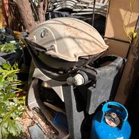 Barbeque weber Q300 con 2 bombole e kit pizza