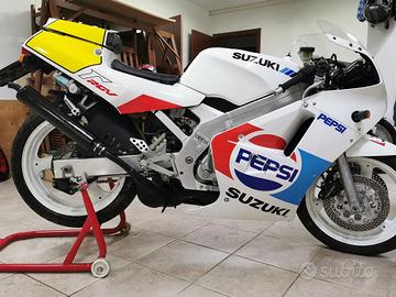 Suzuki rgv 250 pepsi vj21