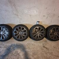 Cerchi Momo 17" 225 con gomme invernali