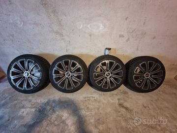 Cerchi Momo 17" 225 con gomme invernali