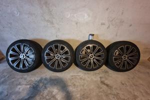 Cerchi Momo 17" 225 con gomme invernali