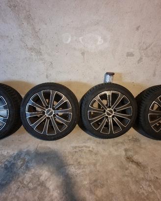 Cerchi Momo 17" 225 con gomme invernali