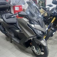 Kymco AK 550