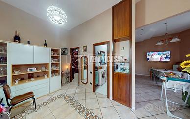 Appartamento di 3 vani e accessori, Afragola.
