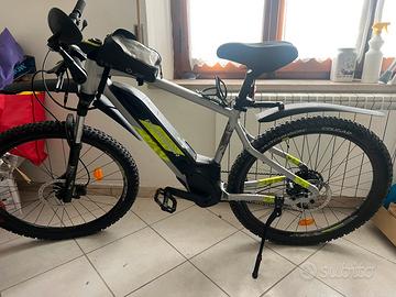 Mountain bike elettrica rockrider E ST 520