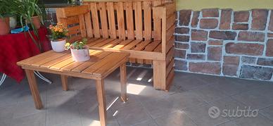 panchina e tavolo