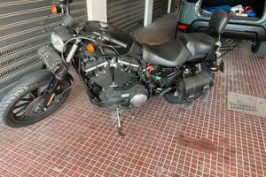 Harley Davidson 883 Iron