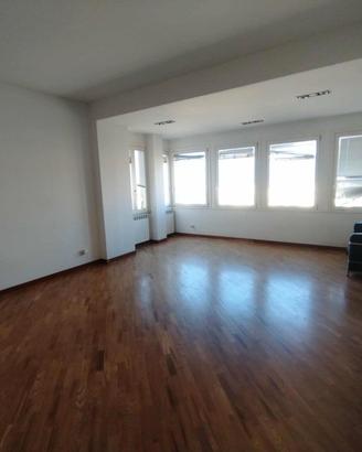 Ristrutturato Con Garage Sant'Anna 170 Mq