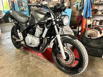 Custom Café racer usata in vendita a Gubbio