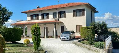 CASA INDIPENDENTE CON GIARDINO