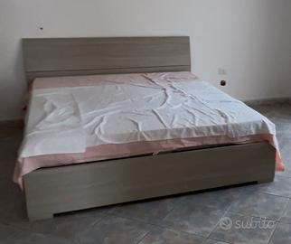 Letto matrimoniale