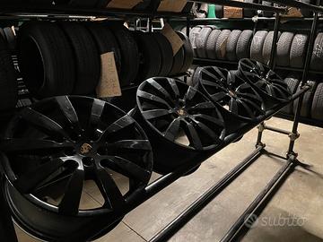 4 CERCHI NERI CAYENNE 20'' USATI ORIGINALI