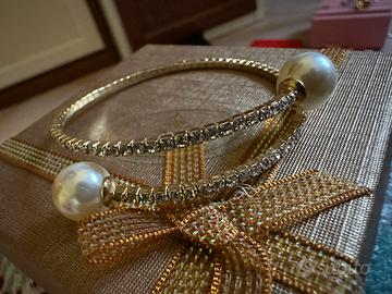 Bracciale finitura in oro, strass e perle