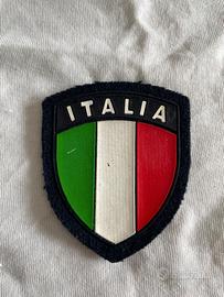 scudetto Italia blu per Arma Carabinieri