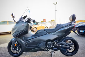 YAMAHA T-MAX 560