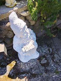 statua.  in. cemento