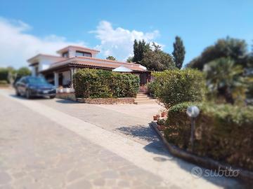 Villa con piscina Filigheddu a breve distanza citt