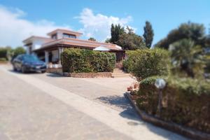 Villa con piscina Filigheddu a breve distanza citt