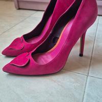 Scarpa scamosciata con cuore 