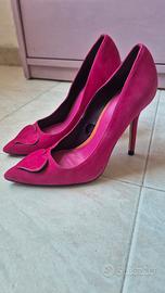 Scarpa scamosciata con cuore 