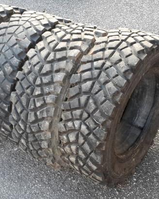 Gomme tassellate 235/60R16