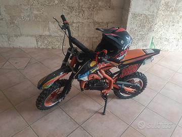 mini moto da cross,protezioni e casco 