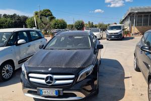 MERCEDES GLA