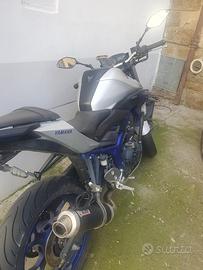 Moto yamaha Mt-03