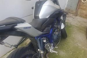 Moto yamaha Mt-03