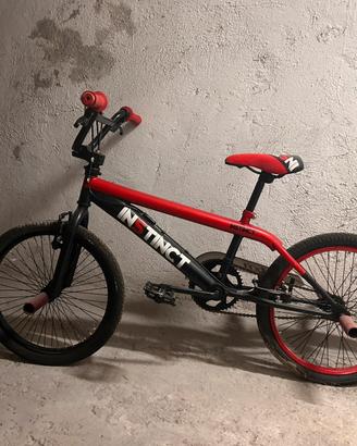 Bici da bambino modello bmx