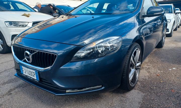 Volvo V40 D3 Geartronic Momentum ANNO 2017