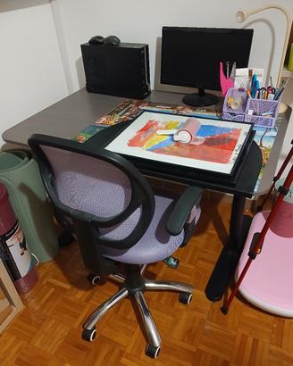 scrivania con sedia