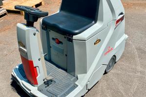 Macchina per pulizie industriali