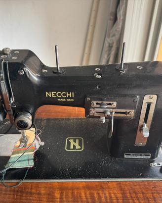 Macchina da cucire Necchi