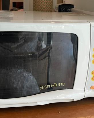 Microonde funzionante