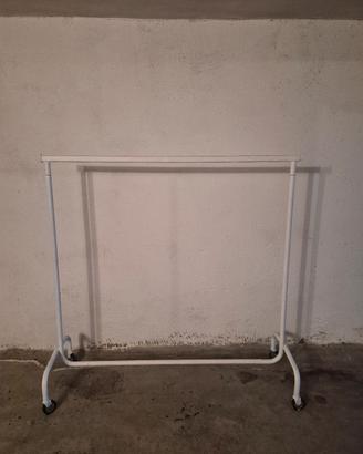 Stand Appendiabiti Con Rotelle 