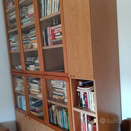 600 libri di vari generi con mobile