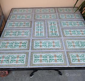 Tavolino da giardino in ferro battuto 