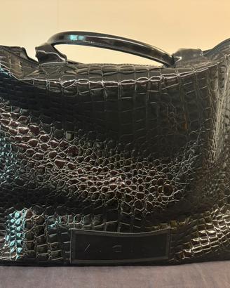Borsa vernice nera martellata. Marca VICINI. Nuova