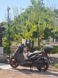 A Pulsano SYM CITYCOM 300