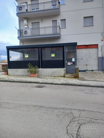 Locale commerciale a san cataldo