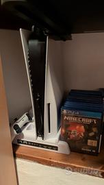 ps5 1 controller e base di ricarica  NON SPEDISCO