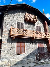 Villa in pietra val Chisone via lattea