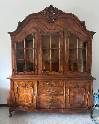 Mobile in legno di nove